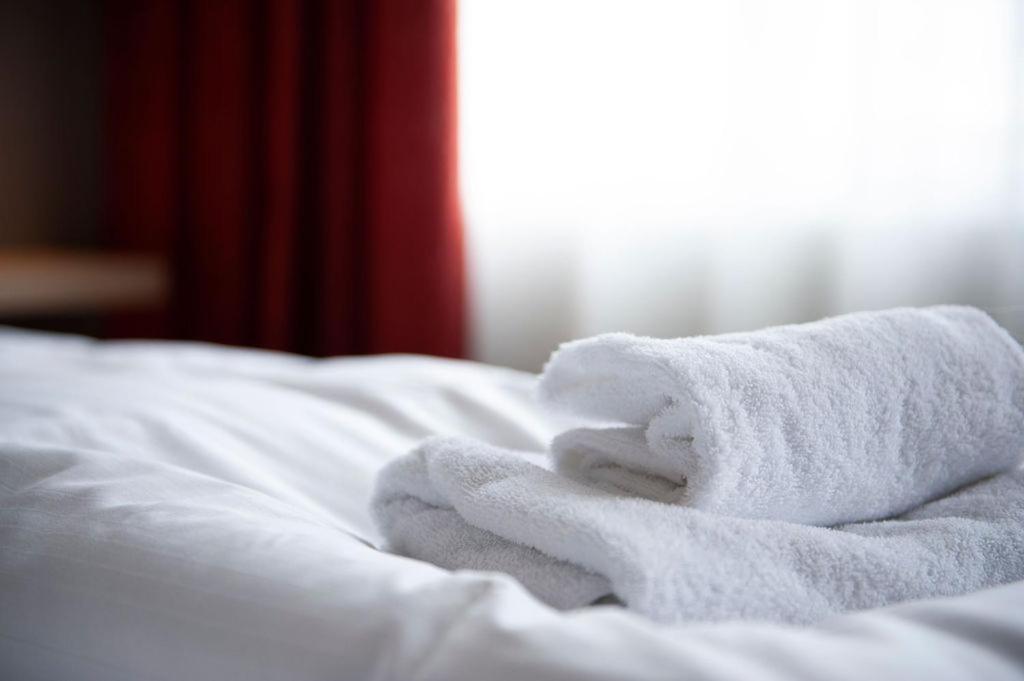 Henriks Hotell Шиен Екстериор снимка