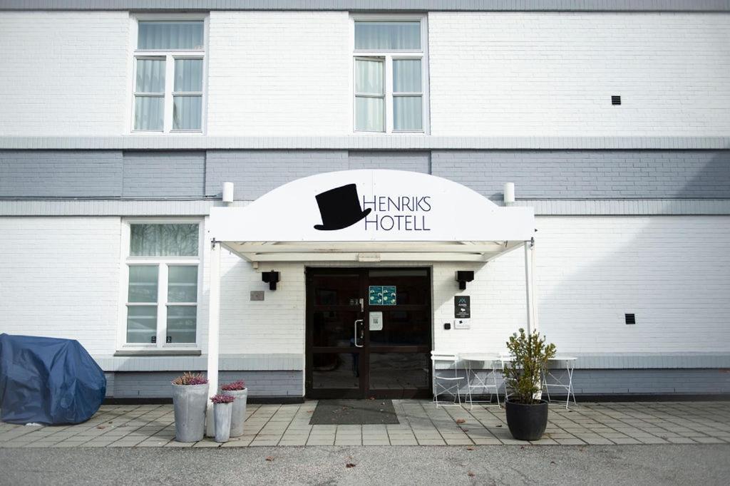 Henriks Hotell Шиен Екстериор снимка