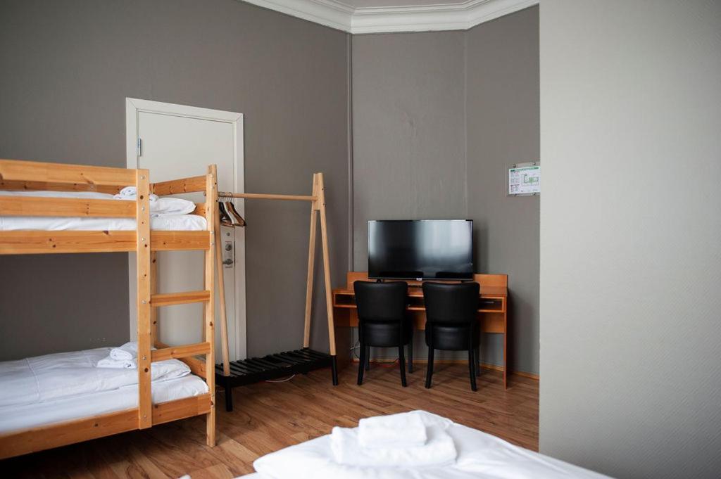 Henriks Hotell Шиен Екстериор снимка